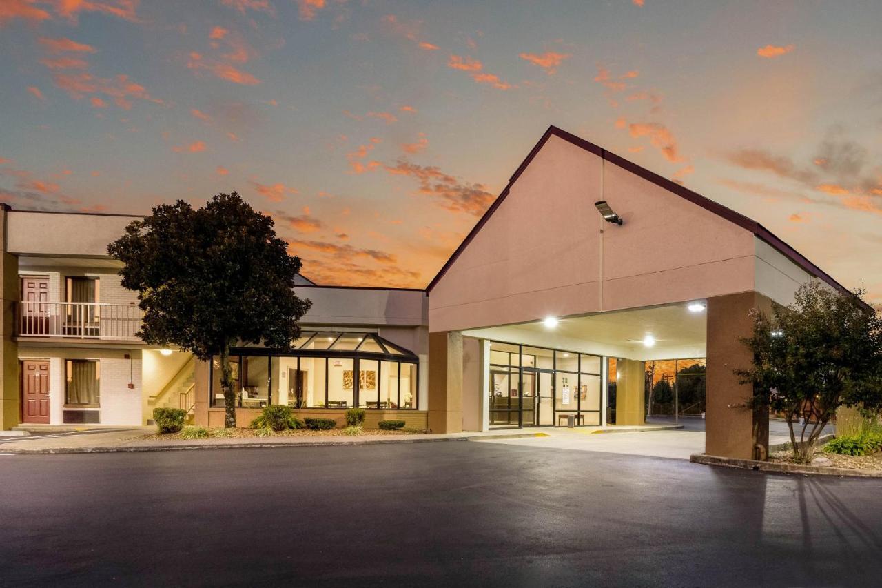 Red Roof Inn Clarksville Exterior photo