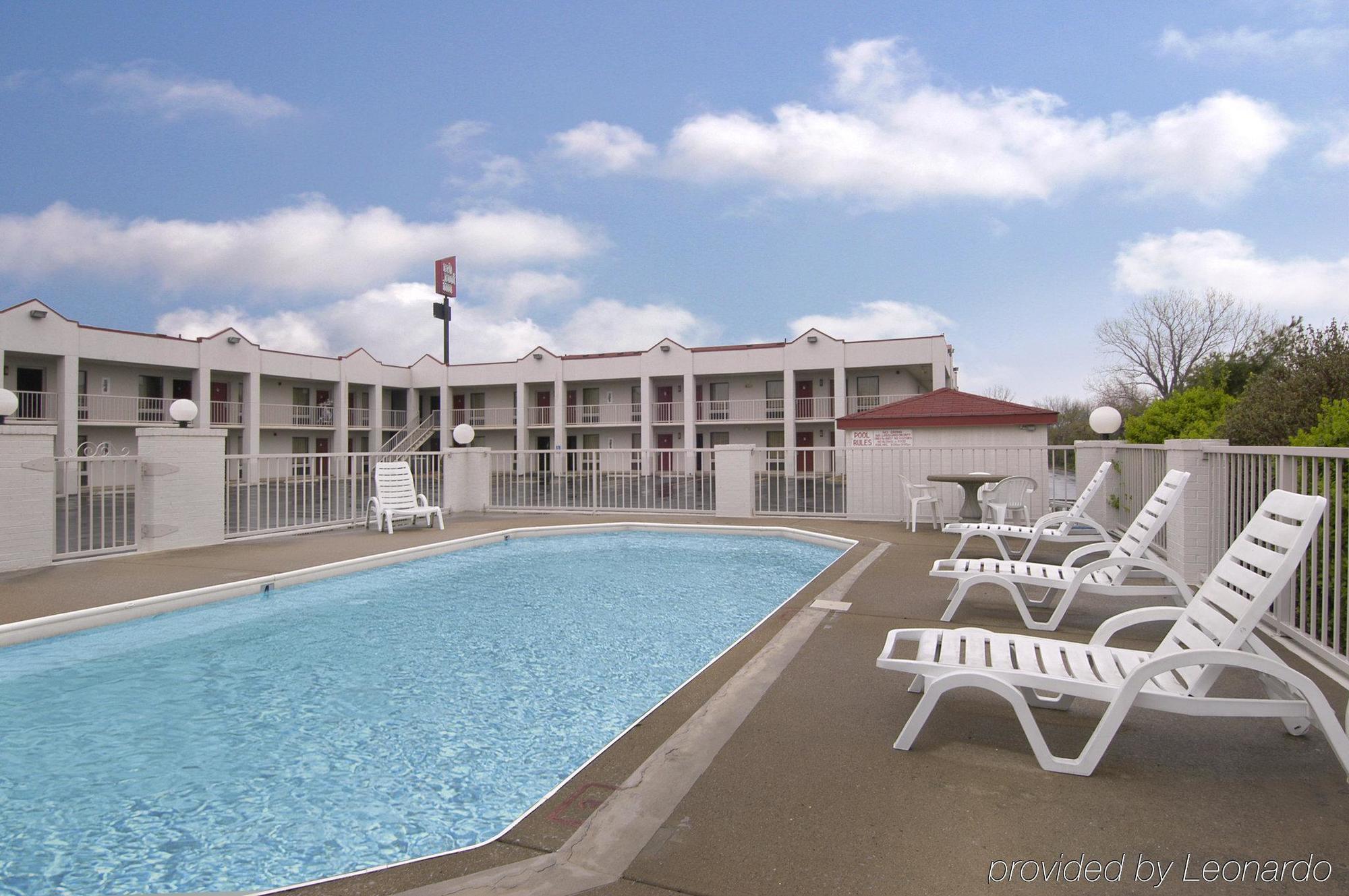 Red Roof Inn Clarksville Exterior photo