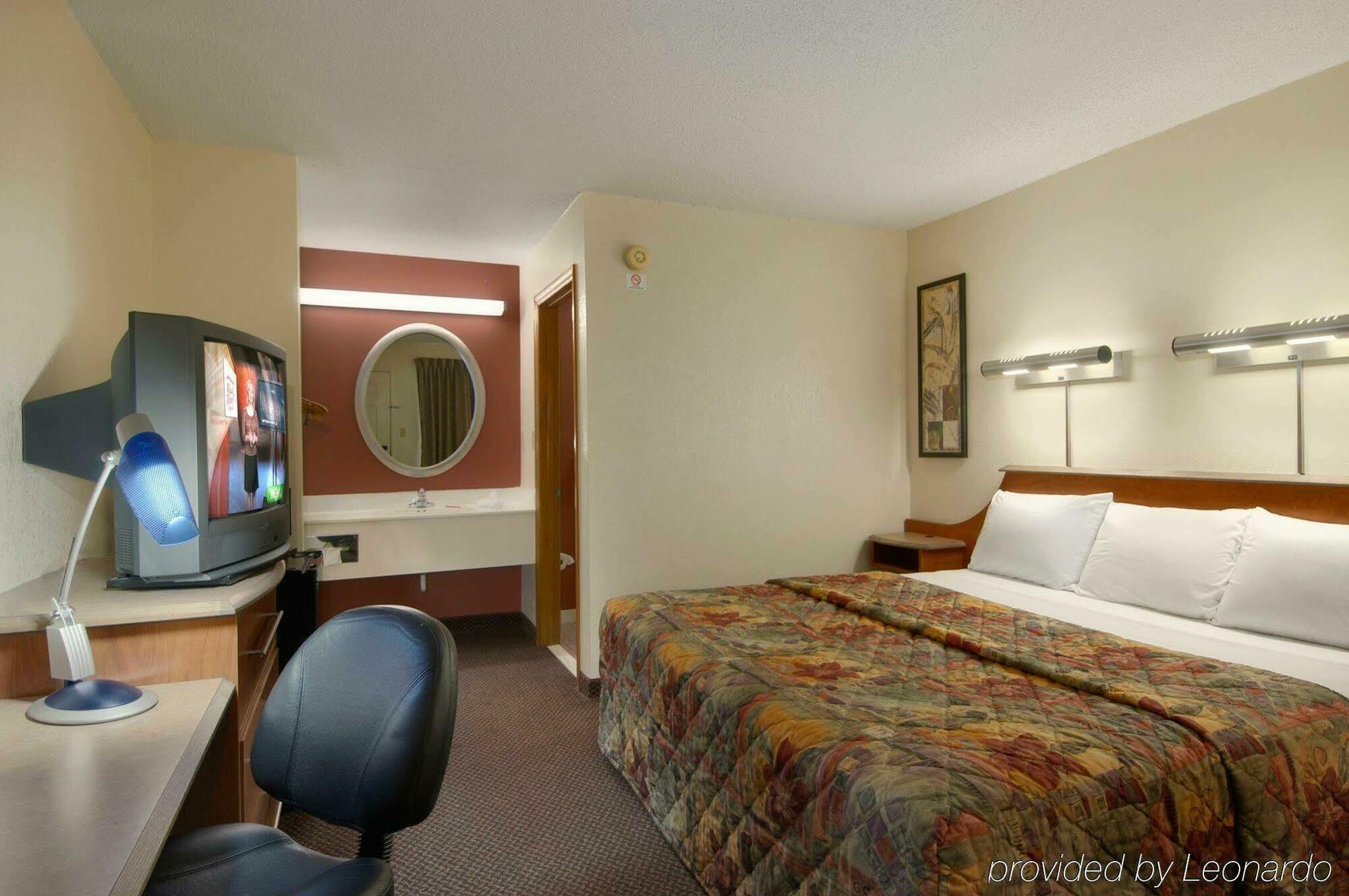 Red Roof Inn Clarksville Exterior photo