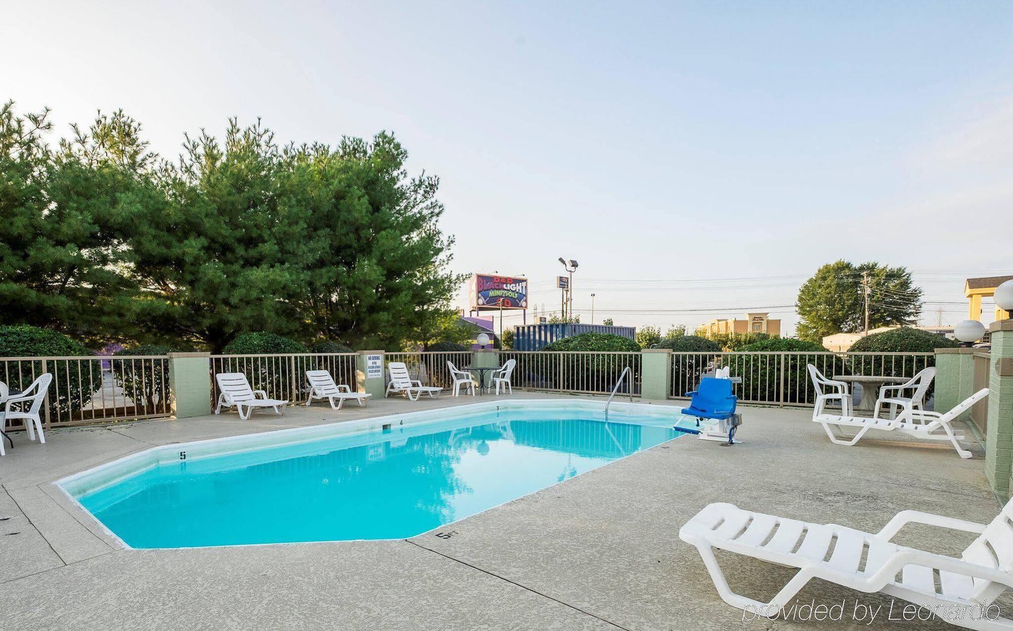 Red Roof Inn Clarksville Exterior photo
